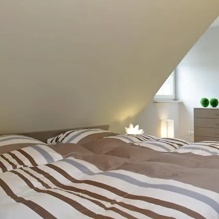 Haus 159, Kiefernweg 11 *